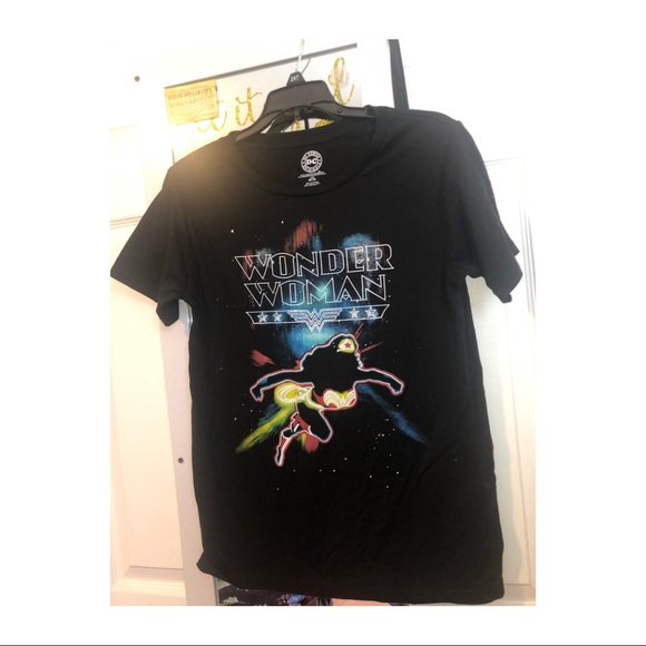 Five T-Shirts - Picture 4 of 5